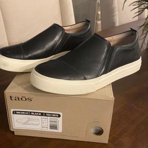 Taos womens black twin Gore luxe size 7
